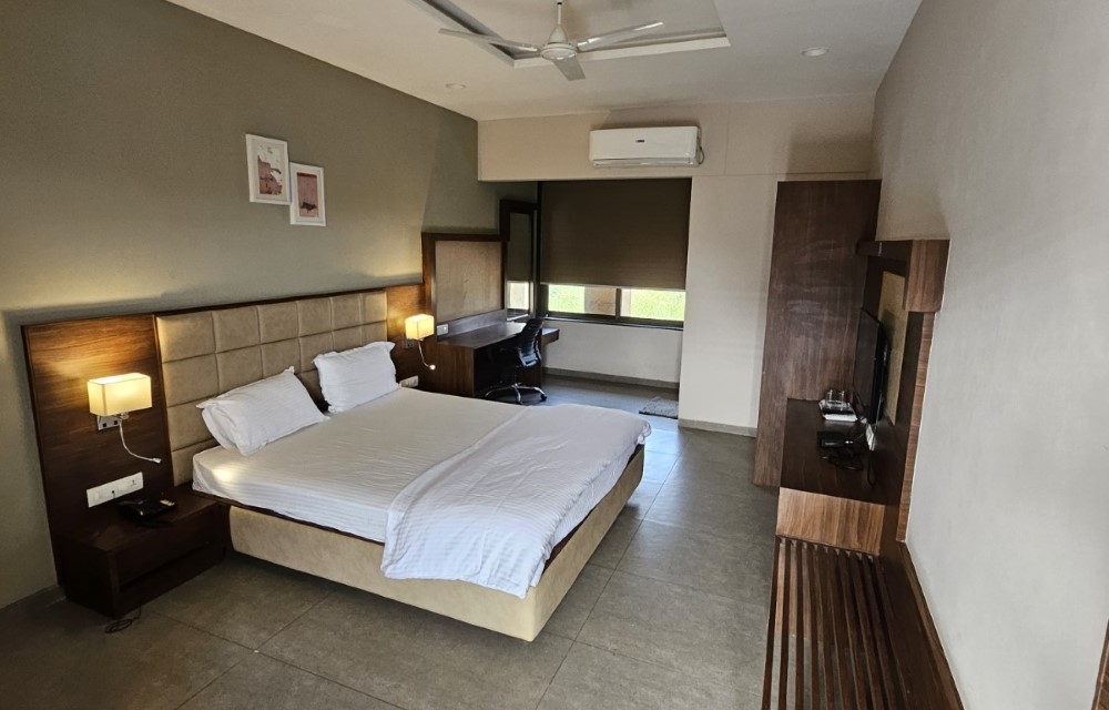 HOTEL LEISURE