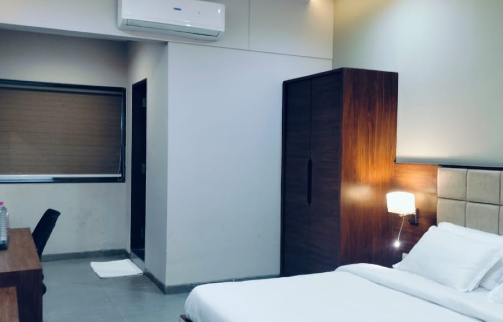 HOTEL LEISURE